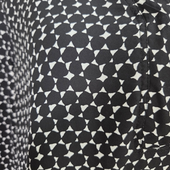 Nine West Black and White Geometric Blouse Size L - Picture 4 of 6